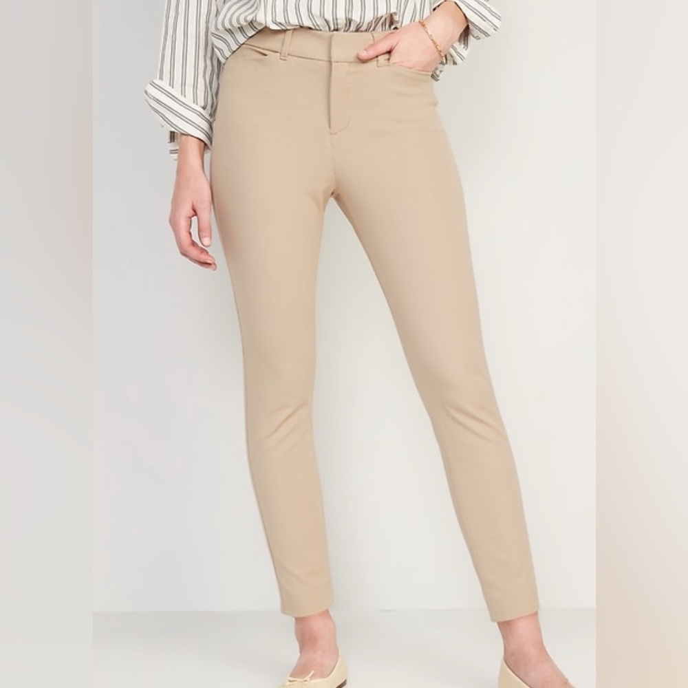 Old Navy High-Rise Pixie Skinny pants in tan color called Mocha Taffy, size 10.